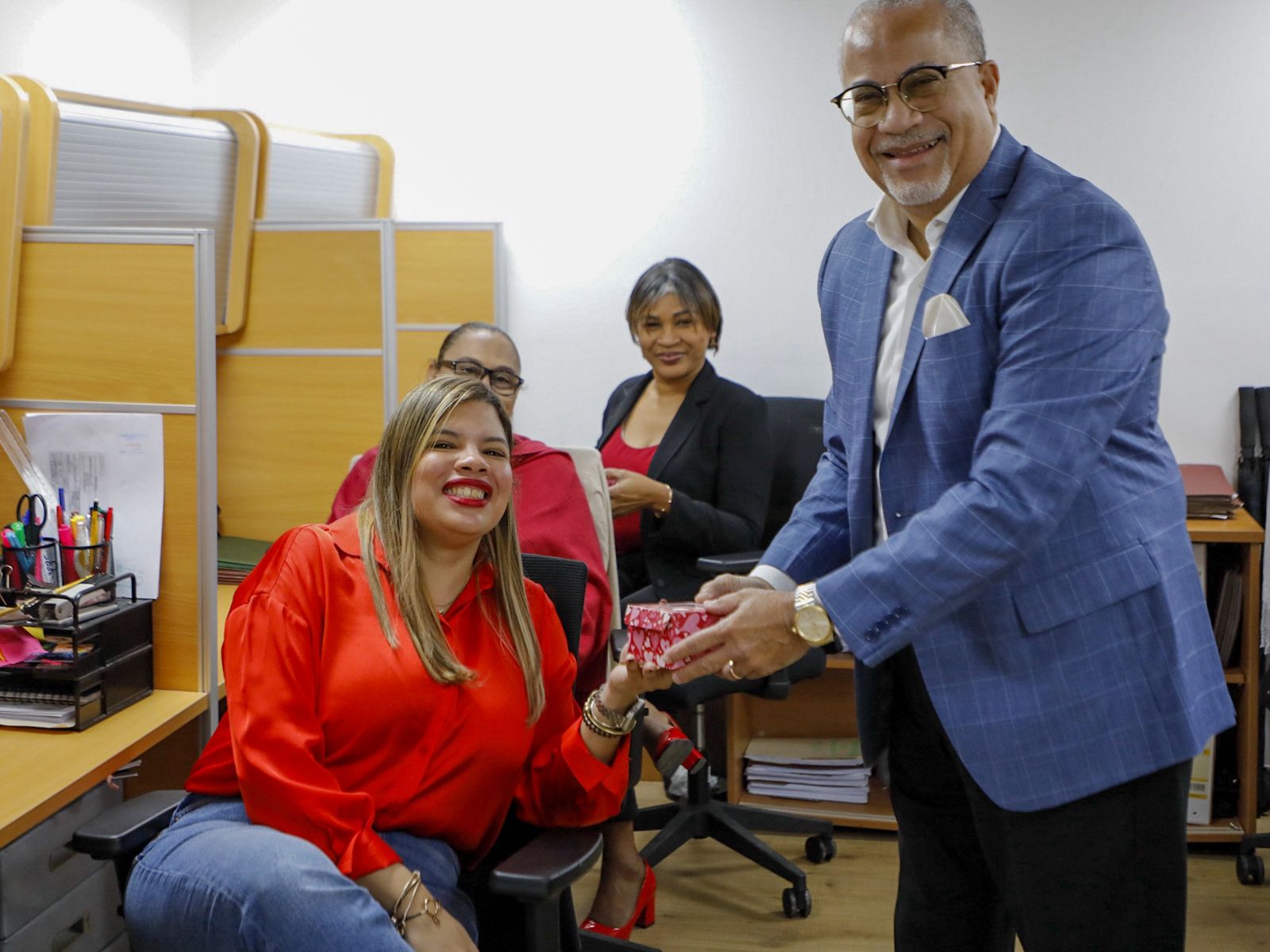 Promipyme felicita colaboradores con motivo Día: El Amor y Amistad